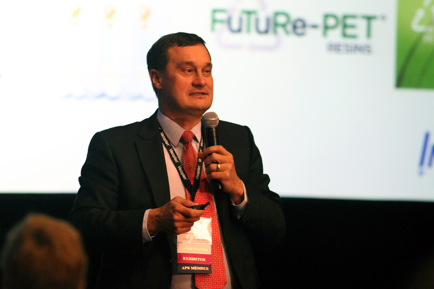 FrankEmbs_Indorama / Jared Paben