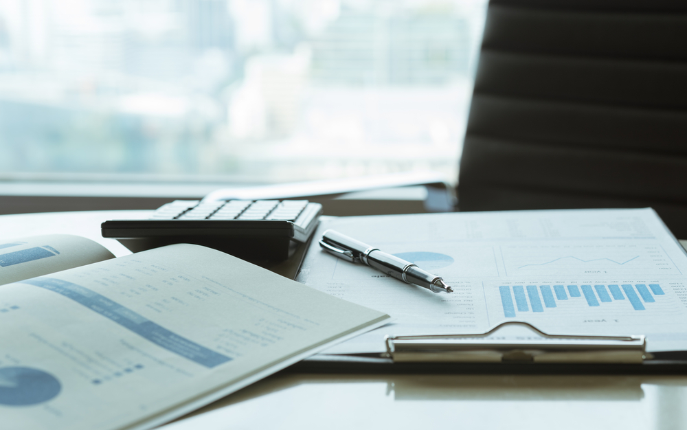 earnings / createjobs51, Shutterstock_432856660