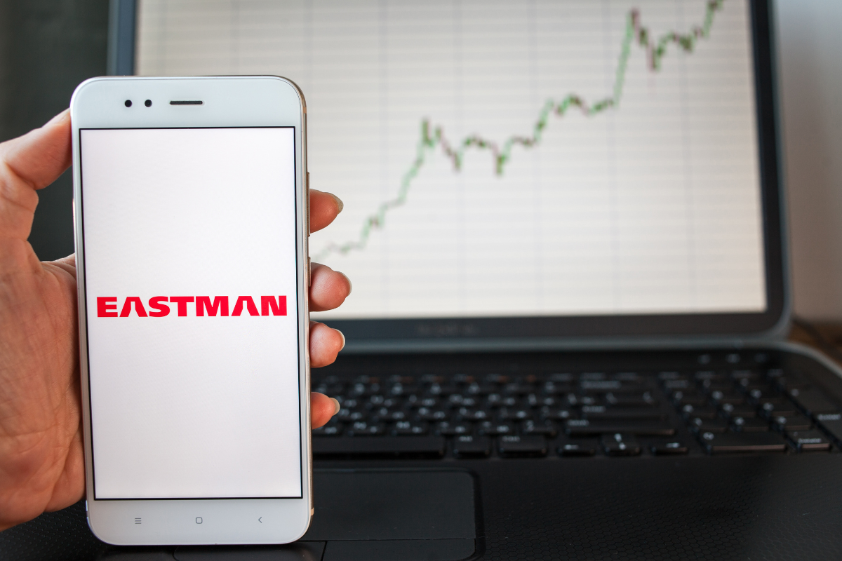 Eastman to delay Texas plant, appeal loss of DOE grant