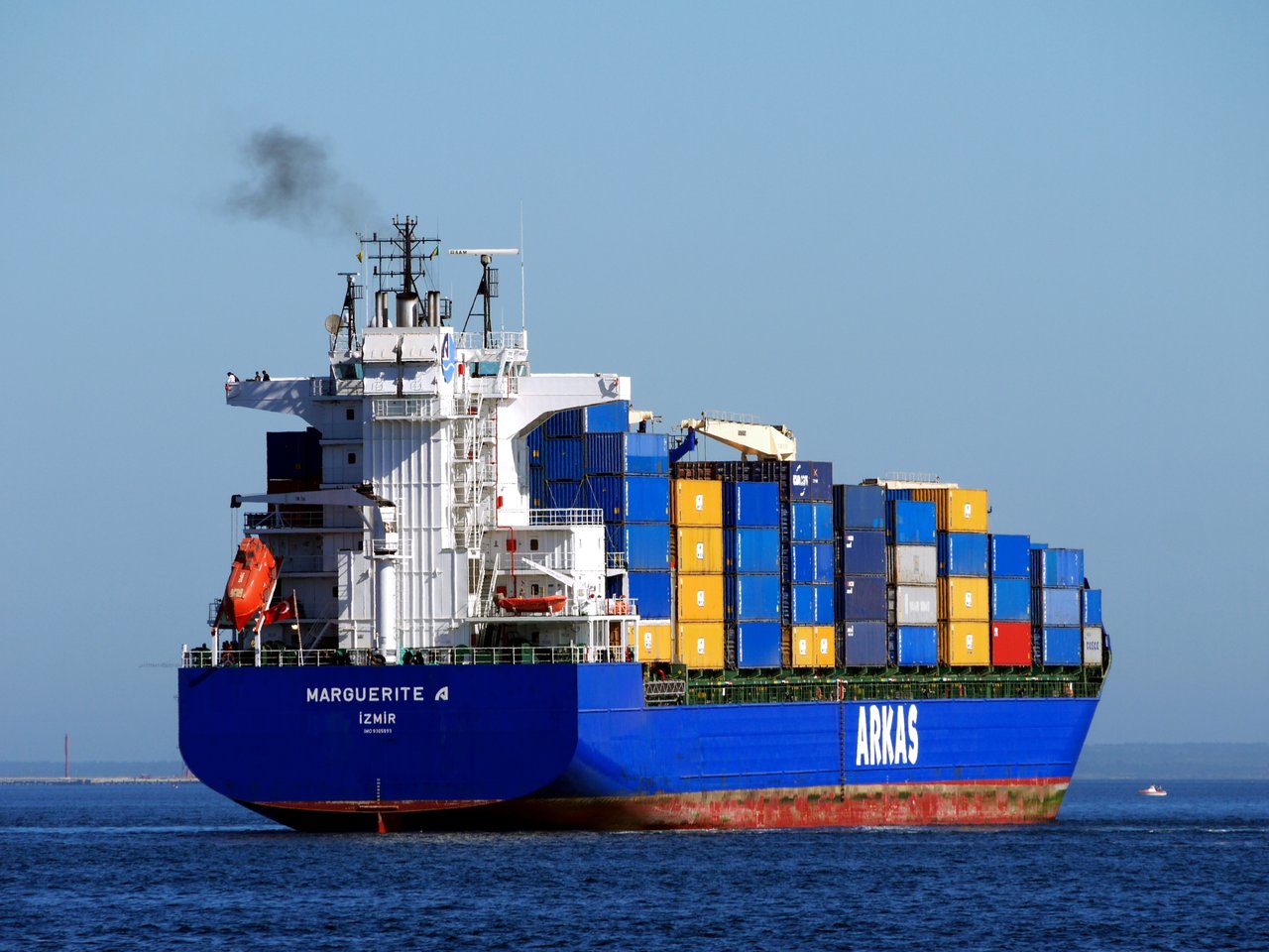 Ocean freight lines push for container shipping rate boost