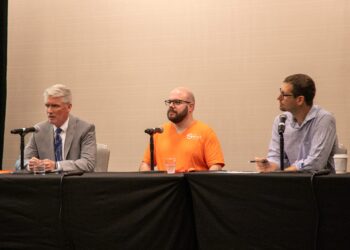 Panelists shed light on solar unit recycling