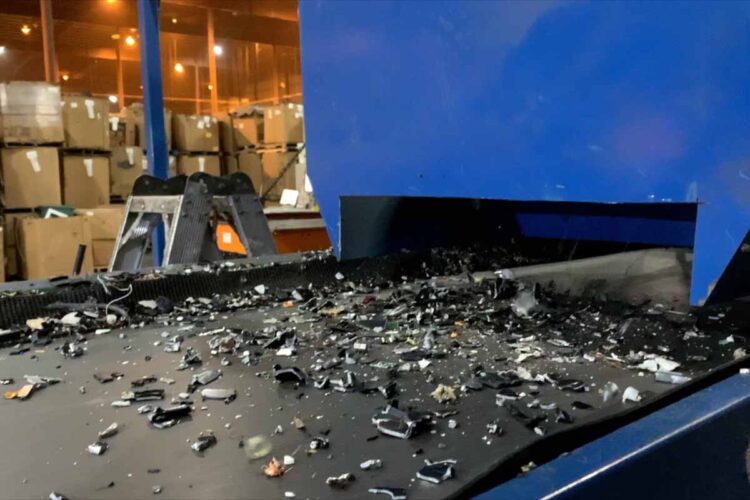 Shredded material on a conveyor at Sunnking.
