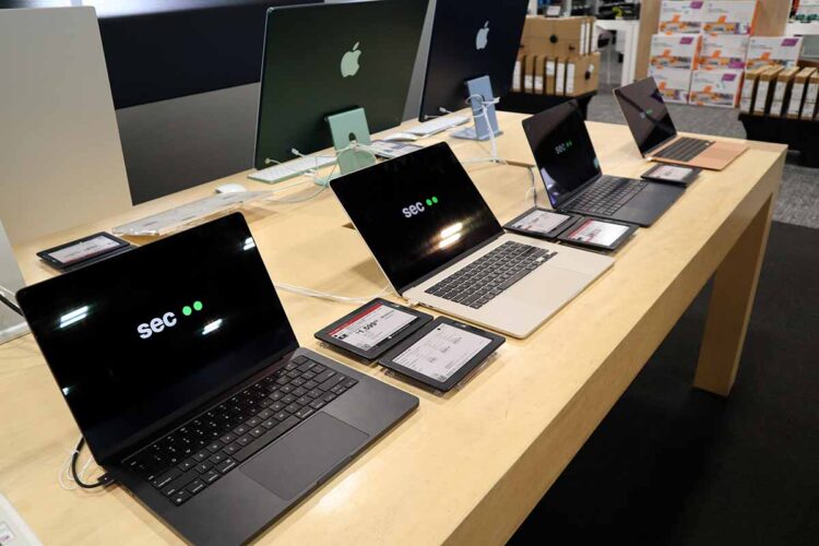 Analysis: circular design still elusive in laptops