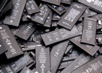 iPhone battery recycling