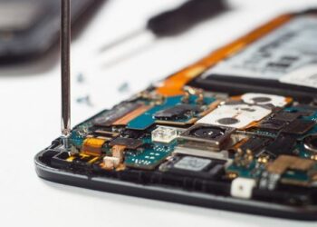 Survey shows attitudes toward refurbished phones