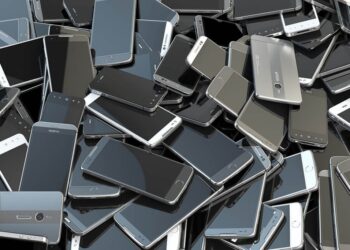 Mobile-focused processor acquires device trading company