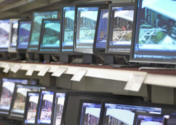 monitors in store