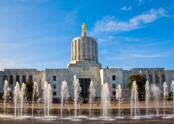 Oregon sends broad right-to-repair bill to governor