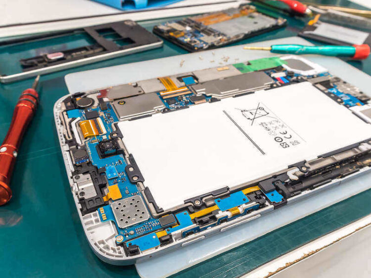 Analysis rates repairability of top mobile devices