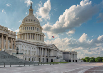 Bipartisan reps introduce bill on recycling claims