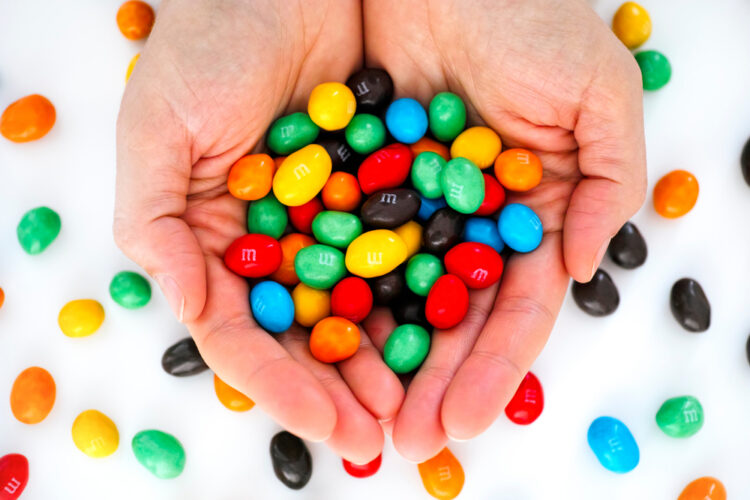 Plastics ease as paper, cans steady